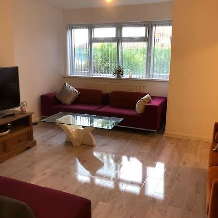 Lovely 3 Bedroom Entire Home With Street Parking - Close To Nec, Bhx Airport - Sleeps 6 Guests Ideal For Contractors & Families Birmingham Eksteriør bilde
