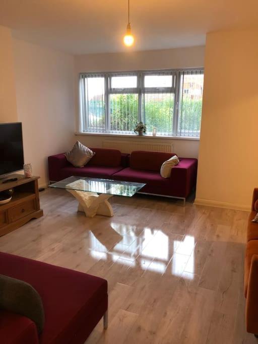 Lovely 3 Bedroom Entire Home With Street Parking - Close To Nec, Bhx Airport - Sleeps 6 Guests Ideal For Contractors & Families Birmingham Eksteriør bilde